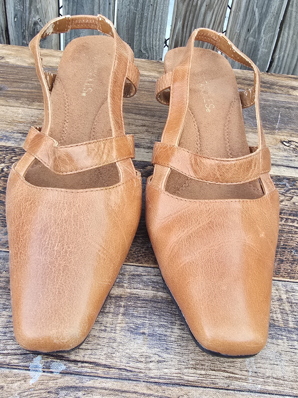 Aerosoles Classic Women's Slingback Kitten Heel in Tan Size 7 - Picture 3 of 14
